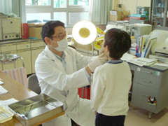 宮山院長は学校歯科医です